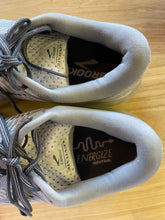 Load image into Gallery viewer, Women&#39;s Shoe Size 9.5 Brooks Grey Running Shoes
