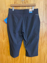 Load image into Gallery viewer, Size L Columbia Black Women's Capris
