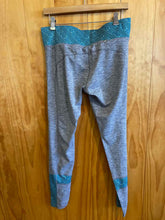 Load image into Gallery viewer, Size Large Asics Grey Women's Leggings

