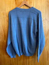 Load image into Gallery viewer, Size L IZOD Men&#39;s Sweater &amp; Sweatshirt
