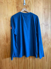 Load image into Gallery viewer, Size L Canada Weather Gear Men&#39;s Long Sleeve Shirt
