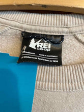 Load image into Gallery viewer, Size M REI Men&#39;s Sweater &amp; Sweatshirt
