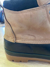 Load image into Gallery viewer, Women's Shoe Size 9 Lands End Brown Boots
