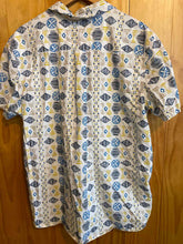 Load image into Gallery viewer, Size XL The North Face Men's Short Sleeve Shirt
