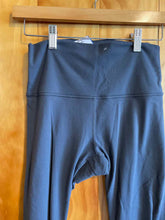 Load image into Gallery viewer, Size Lululemon Dark Gray Women&#39;s Leggings
