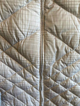 Load image into Gallery viewer, Size Large Tall Eddie Bauer White Women's Vest
