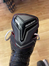 Load image into Gallery viewer, Bauer Ice Skates
