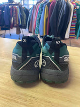 Load image into Gallery viewer, 10.5 Scarpa Men's Shoes
