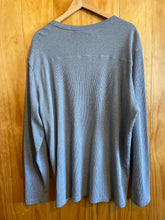 Load image into Gallery viewer, Size 2XL Under Armour Men's Long Sleeve Shirt
