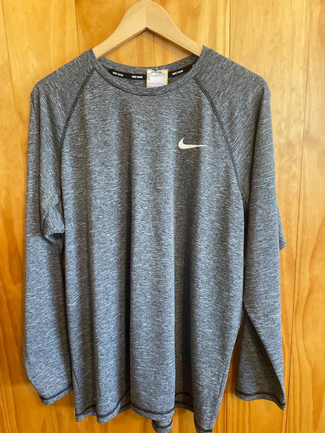 Size XL Nike Men's Long Sleeve Shirt