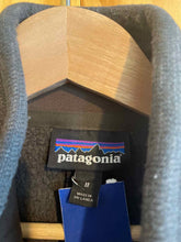 Load image into Gallery viewer, Size M Patagonia Men&#39;s Vest
