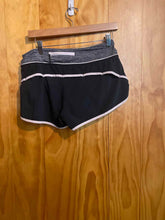 Load image into Gallery viewer, Size 8 Lululemon Black Women's Shorts
