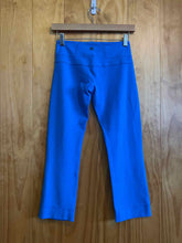 Load image into Gallery viewer, Size 4 Lululemon Blue Women's Leggings
