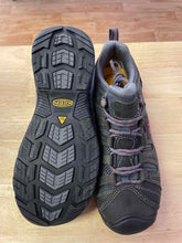 Load image into Gallery viewer, Women's Shoe Size 9 Keen Dark Grey Hiking Shoes
