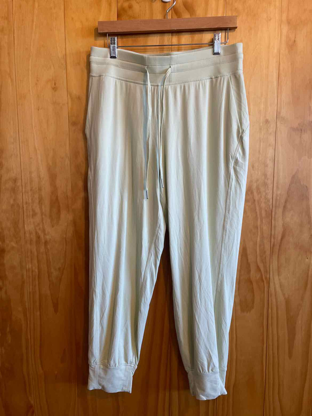 Size 10 Lululemon Lime Green Women's Pants