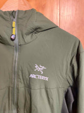 Load image into Gallery viewer, Size Medium Arc&#39;teryx Men&#39;s Jacket
