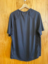 Load image into Gallery viewer, Size Large UNRL Men's Short Sleeve Shirt
