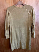 Load image into Gallery viewer, Size L Toad &amp; Co Mustard Women&#39;s Long Sleeve Shirt
