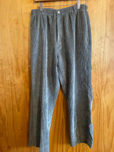 Load image into Gallery viewer, Size 34 Stag Hill Men's Pants
