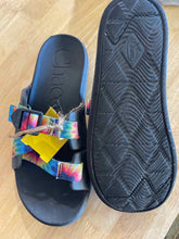 Load image into Gallery viewer, Shoe Size 6 Chaco Black Sandals
