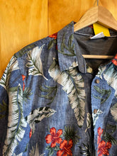 Load image into Gallery viewer, Size Large Ron Jon Men's Short Sleeve Shirt
