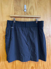 Load image into Gallery viewer, Size XL Columbia Black Skirt
