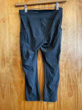 Load image into Gallery viewer, Size 6 Lululemon Grey Women's Leggings
