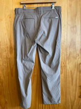 Load image into Gallery viewer, Size 36 Orvis Men's Pants
