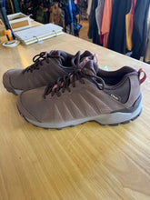 Load image into Gallery viewer, Women's Shoe Size 8.5 Oboz Purple Hiking Shoes

