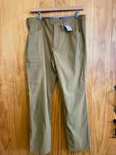 Load image into Gallery viewer, Size 38x32 Eddie Bauer Men's Pants

