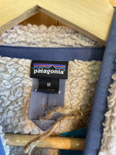 Load image into Gallery viewer, Size Medium Patagonia Beige Women's Fleece Sweatshirt
