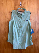 Load image into Gallery viewer, Size Large Columbia Mint Green Women's Vest
