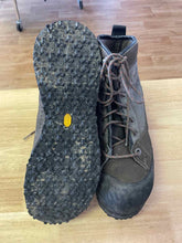 Load image into Gallery viewer, 14 Simms Men's Wading Boots
