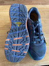 Load image into Gallery viewer, Shoe Size 9.5 Keen Blue Shoes
