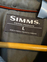 Load image into Gallery viewer, Size L Simms Men's Flannel
