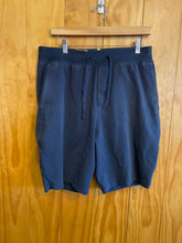 Load image into Gallery viewer, Size L Lululemon Men's Shorts
