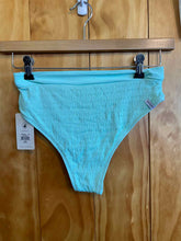 Load image into Gallery viewer, Size M Body Glove Multi-Color Women's Swim Bottoms

