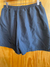 Load image into Gallery viewer, Size Large Pearl Izumi Black Women's Shorts
