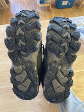 Load image into Gallery viewer, 12 Oboz Wide Men's Hiking Shoes
