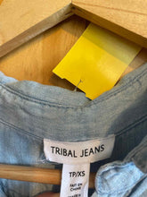 Load image into Gallery viewer, Size XS Tribal Jeans Light Blue Women&#39;s Long Sleeve Shirt
