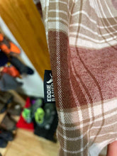 Load image into Gallery viewer, Size L Eddie Bauer Men's Long Sleeve Shirt
