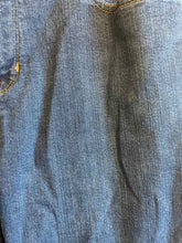 Load image into Gallery viewer, Size 6 L.L. Bean Blue Women's Jeans
