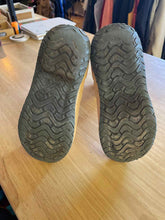Load image into Gallery viewer, Girl's Bogs Boots
