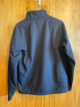 Load image into Gallery viewer, Size M Free Country Men's Light Jacket
