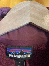 Load image into Gallery viewer, Size Small Patagonia Purple Women&#39;s Sweater &amp; Sweatshirt
