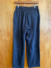 Load image into Gallery viewer, Size M Under Armour Men's Pants
