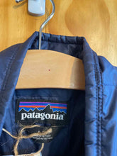 Load image into Gallery viewer, Size L Patagonia Men's Vest
