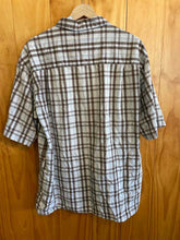 Load image into Gallery viewer, Size L Columbia Men's Short Sleeve Shirt
