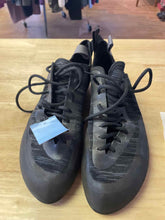Load image into Gallery viewer, Black Diamond Shoes
