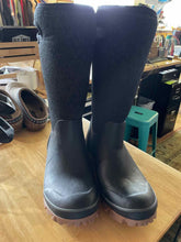 Load image into Gallery viewer, Women's Shoe Size 9 Bogs Black Boots
